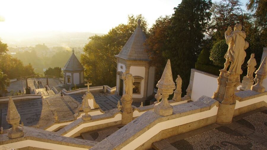Porto: Guimarães & Braga Tour with Entry Tickets and Lunch - Bom Jesus do Monte, the 581-step climb payoff