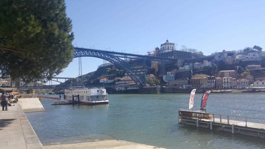 Porto: Half-Day Small Group City Tour with port wine tasting - Bolhão Market: local textures, quick shopping, and a worthwhile street-level stop
