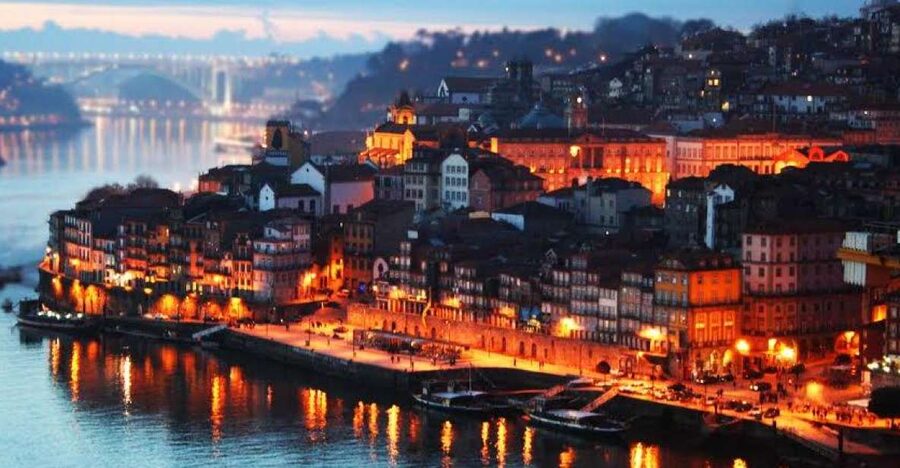 Porto: Half-Day Small Group City Tour with port wine tasting - Meeting at Igreja da Lapa, then rolling out in a Meridian4People van