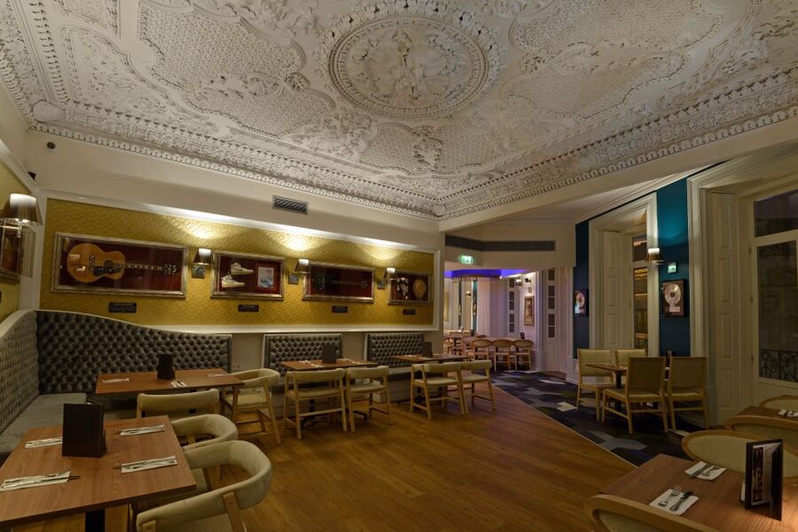 Porto: Hard Rock Cafe Skip-the-Line with Set Menu - Key things to know before you go