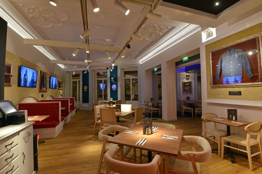 Porto: Hard Rock Cafe Skip-the-Line with Set Menu - What your entree choices mean for taste and portion