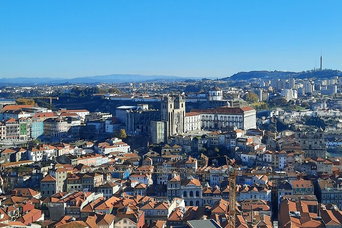 Porto Heritage Night Tour With Fado Show And Dinner Included - The Music Part: How Fado Is Typically Presented
