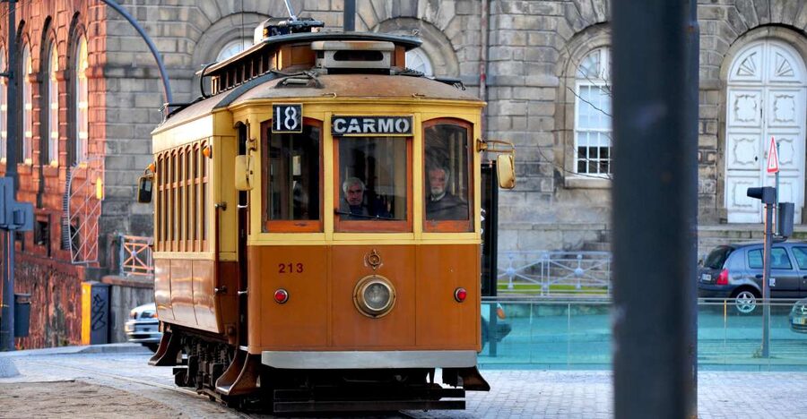 Porto Highlights and Tram - Private Tour - Meeting at Imperial McDonalds and the Aliados kickoff