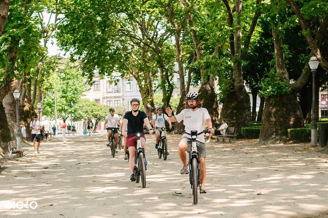 Porto Highlights in 3 Hours E-Bike Tour - Historical, Sightseeing - Entering Porto the easy way, without burning your day on hills