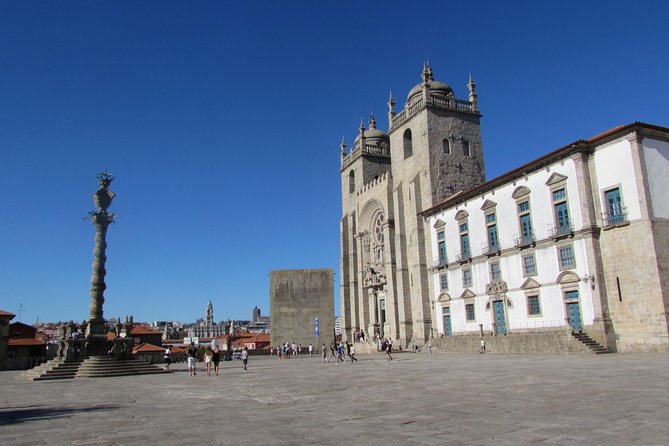 Porto Highlights Small-Group Walking Tour - Start at Praça de Gomes Teixeira, then learn Porto’s “why” fast