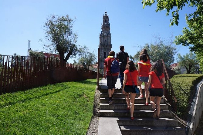 Porto Highlights Small-Group Walking Tour - The middle reset: a famous Portuguese bookstore stop