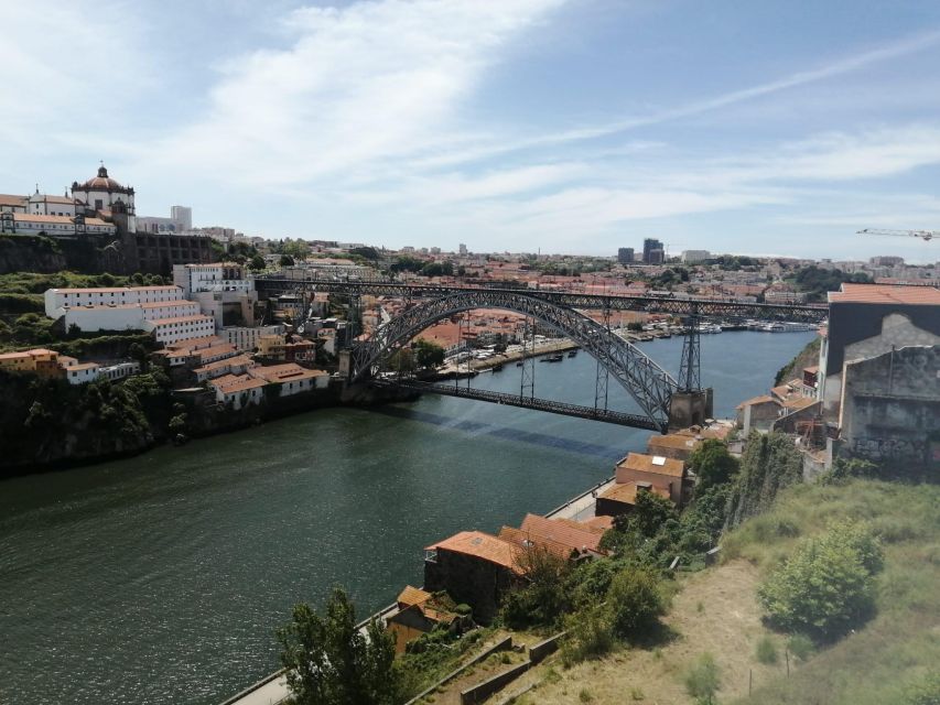 Porto Highlights with Traditional Lunch - Key highlights at a glance