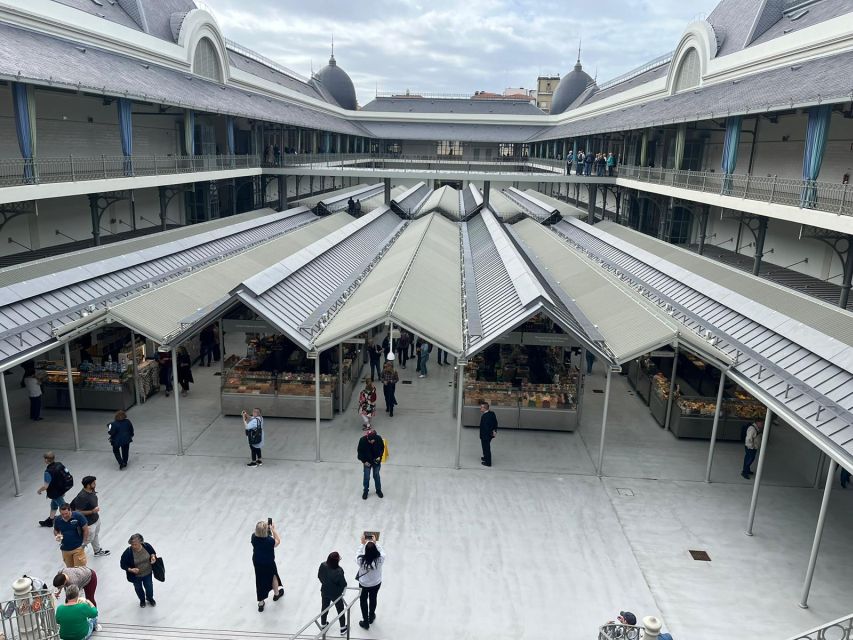 Porto Highlights with Traditional Lunch - Tiles you can read: São Bento Tile Station and the Tile Museum