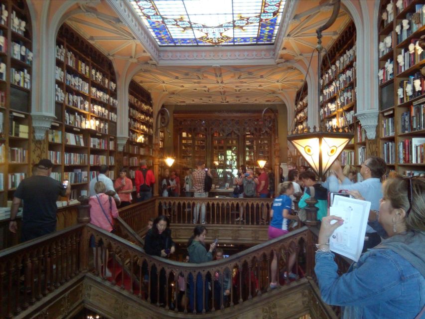 Porto Highlights with Traditional Lunch - Porto Cathedral and Serra do Pilar: viewpoints with real perspective