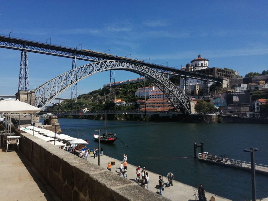 Porto Highlights with Traditional Lunch - Foz do Douro for scenic variety before the city-center finish