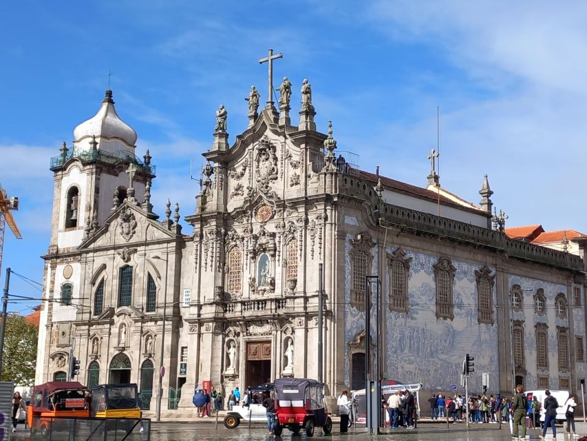 Porto Historic Center: Private Walking Tour & Cathedral - São Bento Station: azulejos that explain Porto and Portugal