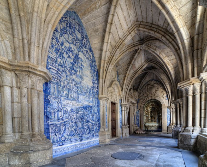 Porto Historic Center: Private Walking Tour & Cathedral - Porto Cathedral (Sé): Romanesque bones and a gilded woodwork altar