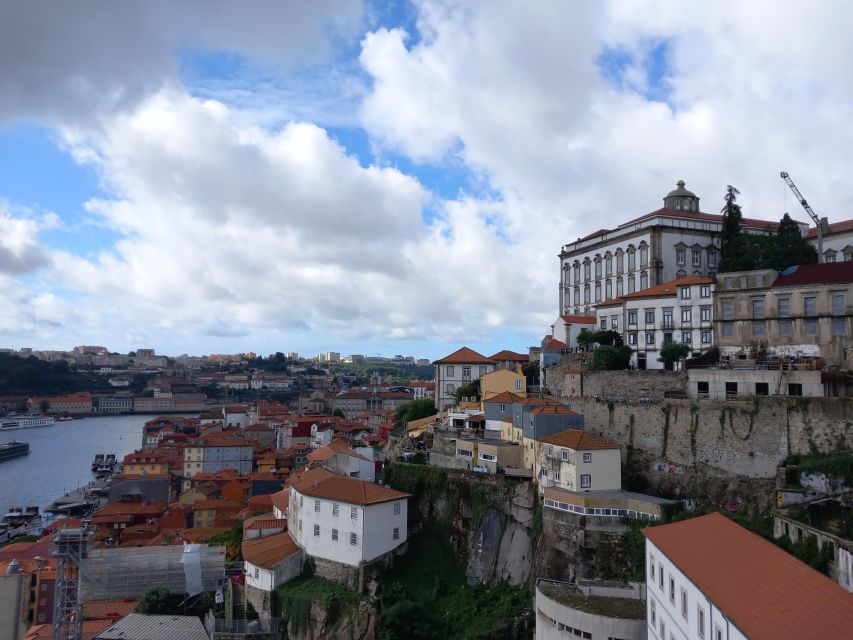 Porto Historic Center: Private Walking Tour & Cathedral - Ribeira district down to Cais da Ribeira: the real postcard feeling