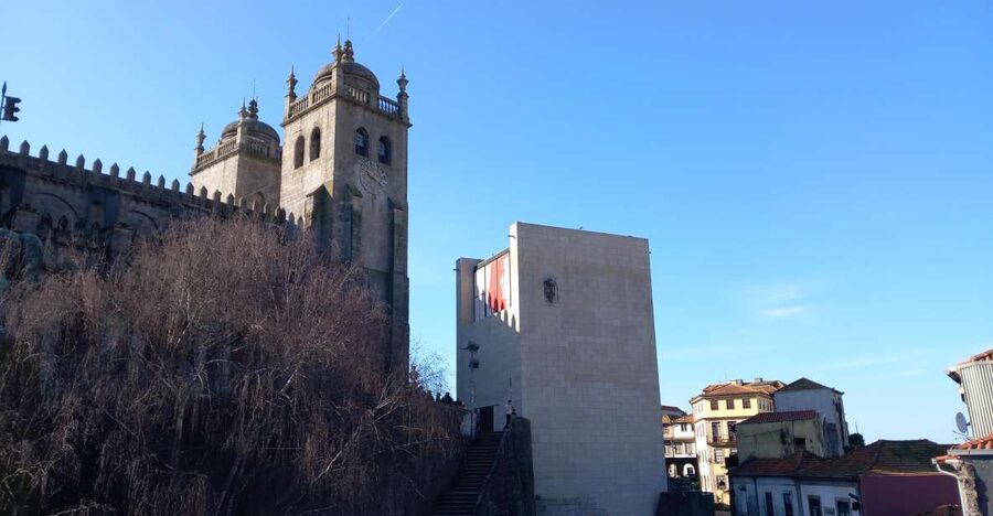 Porto Historic Center: Private Walking Tour & Cathedral - Carmo and Carmelitas twin churches, Lello Bookshop, and the old-town “spot it” game