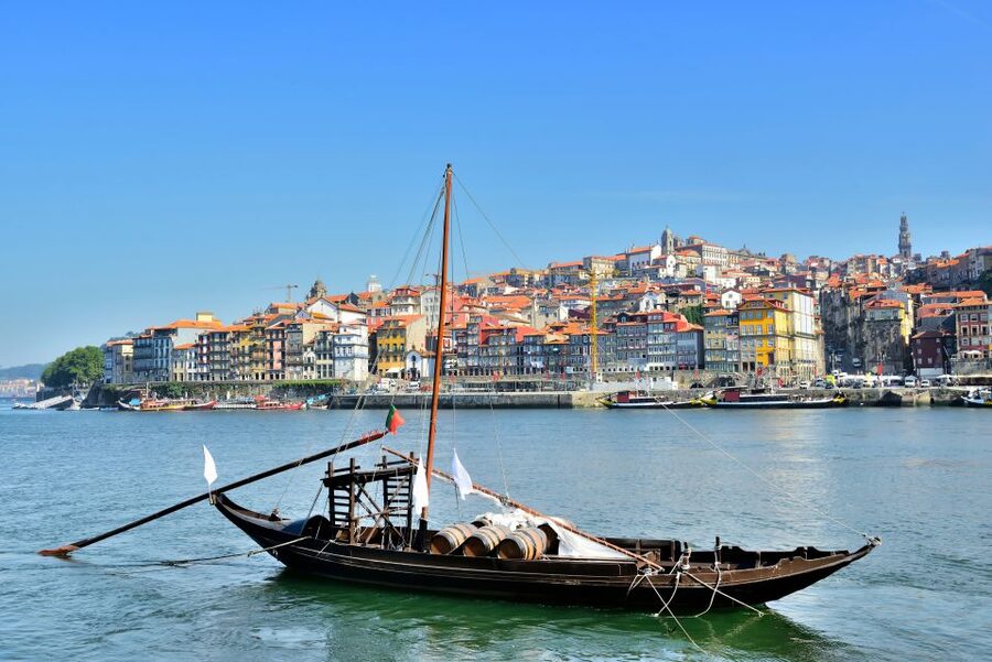 Porto: Historic City Center Walking Tour - São Bento Station: the tile hall that turns into a mini-history lesson