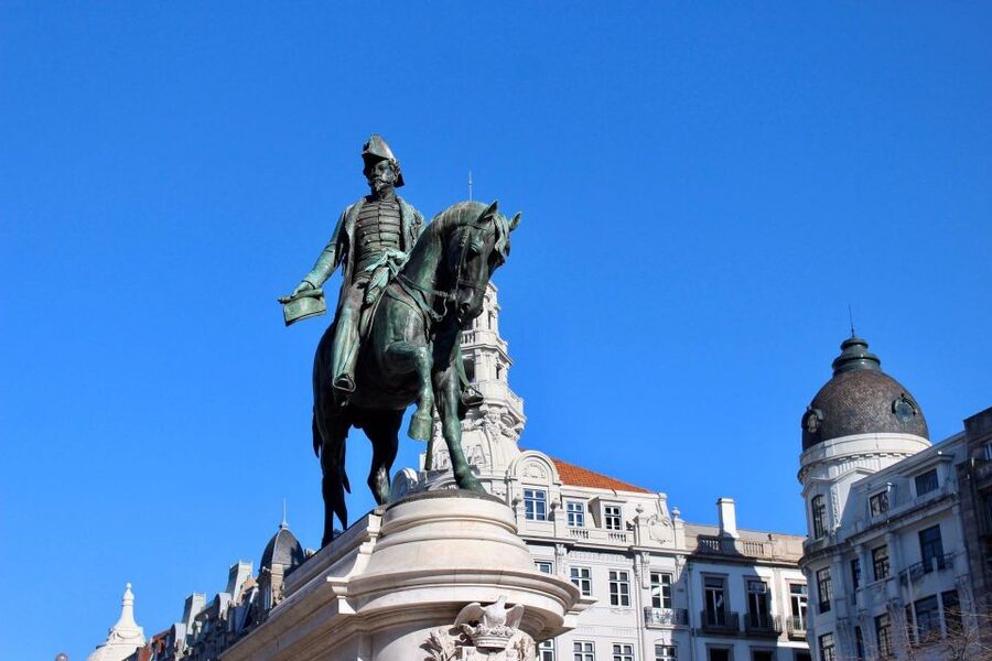 Porto: Historic City Center Walking Tour - Avenida dos Aliados and Cordoaria’s Garden: the city breathes here