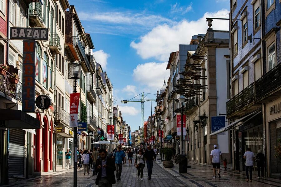 Porto: Historic Highlights Guided Walking Tour - Rua das Flores, The Sé Choice, and Finishing in the Ribeira