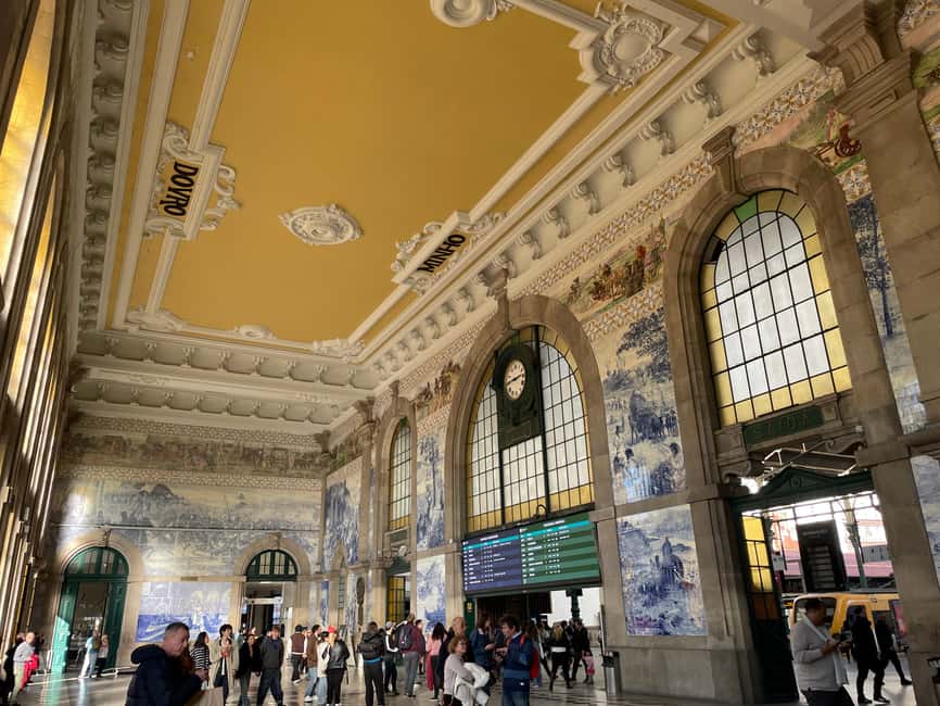 Porto: Historic Walking Tour with Local Guide - Time Out Market break for local recommendations and real-world pauses