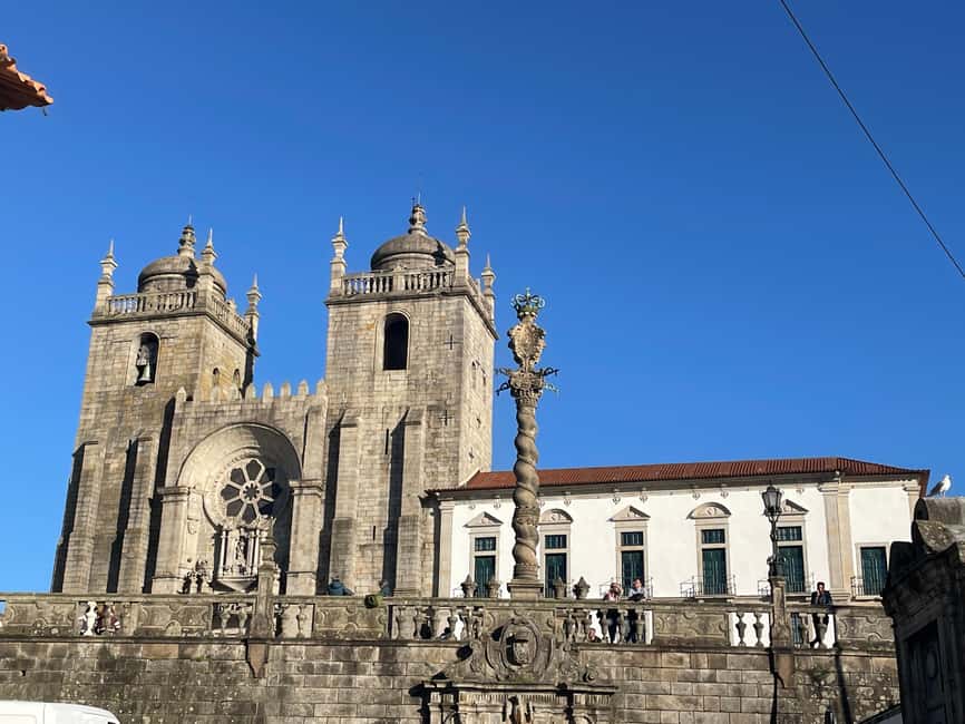 Porto: Historic Walking Tour with Local Guide - Sé Cathedral finish, tracing Porto and Portuguese roots in stone
