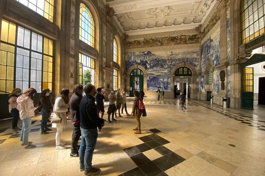 Porto: Historical Center Walking Tour - Porto’s showpiece train station stop
