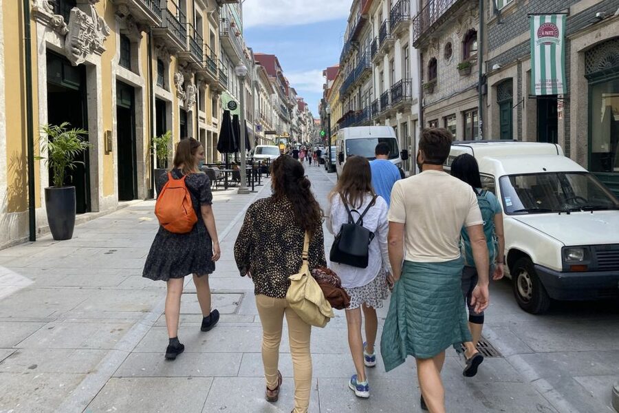 Porto: Historical Center Walking Tour - Art Nouveau details and the Lello Bookshop moment