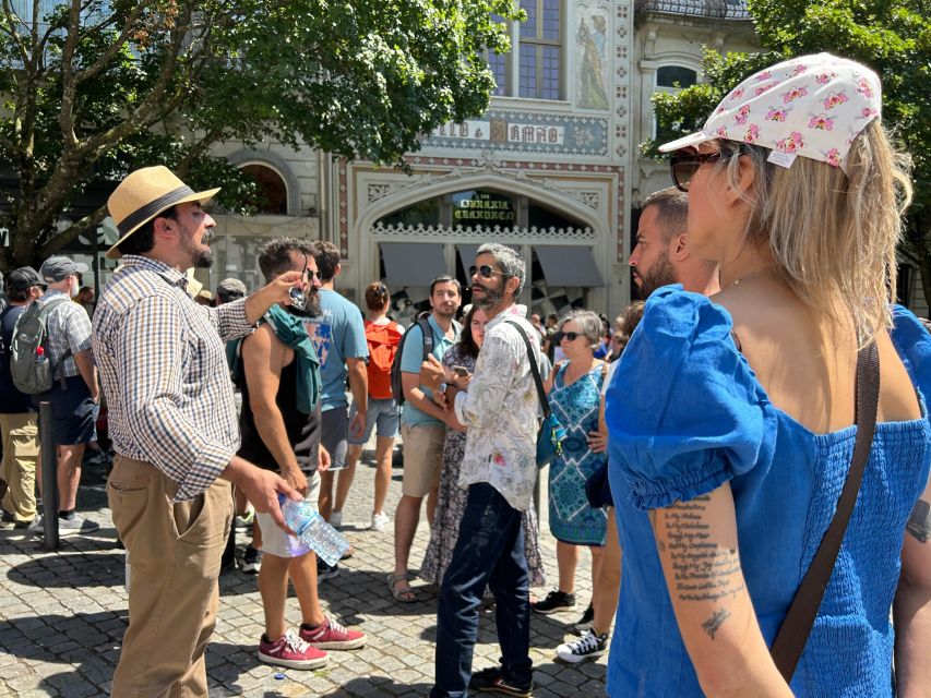 PORTO: Historical Walking Tour - Igreja do Carmo and the streets that lead you toward Sé