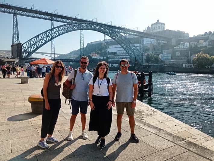 Porto: History & Lengends walking tour - Meeting at Trindade, and the one thing you must get right
