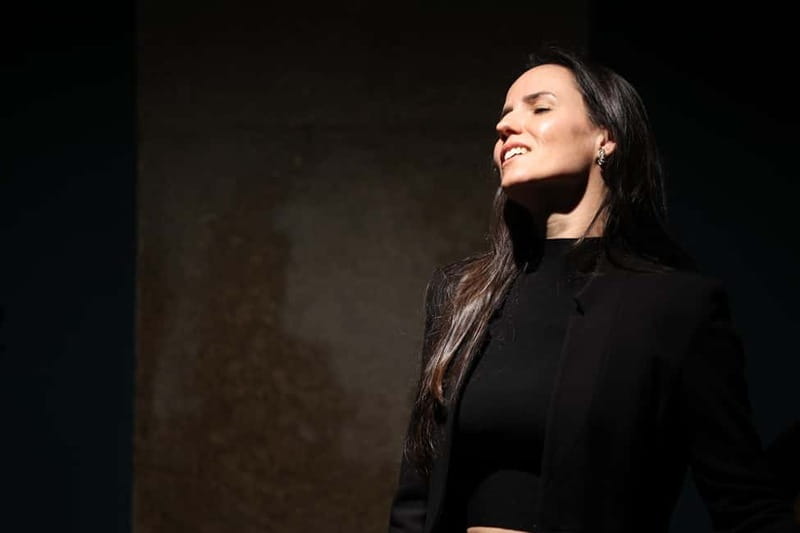 Porto: Intimate Fado Show & Port Wine in Trindade Noble Hall - Key points to know before you go
