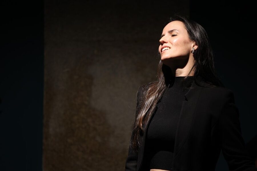 Porto: Intimate Fado Show & Port Wine in Trindade Noble Hall - The musicians and why the guitars are more than background