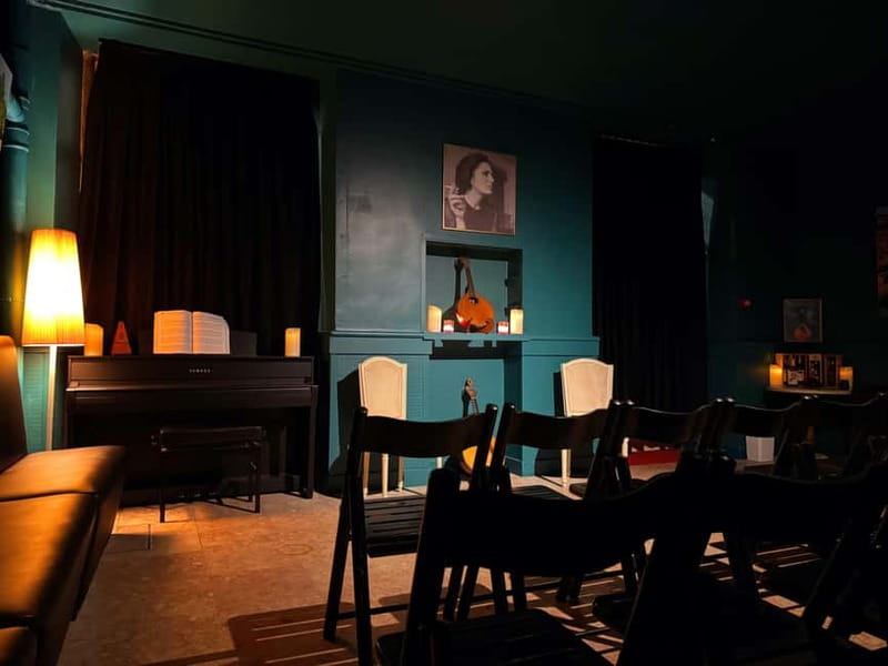 Porto: Intimate Fado Show & Port Wine in Trindade Noble Hall - Should you book this intimate Fado show with port in Trindade Noble Hall?