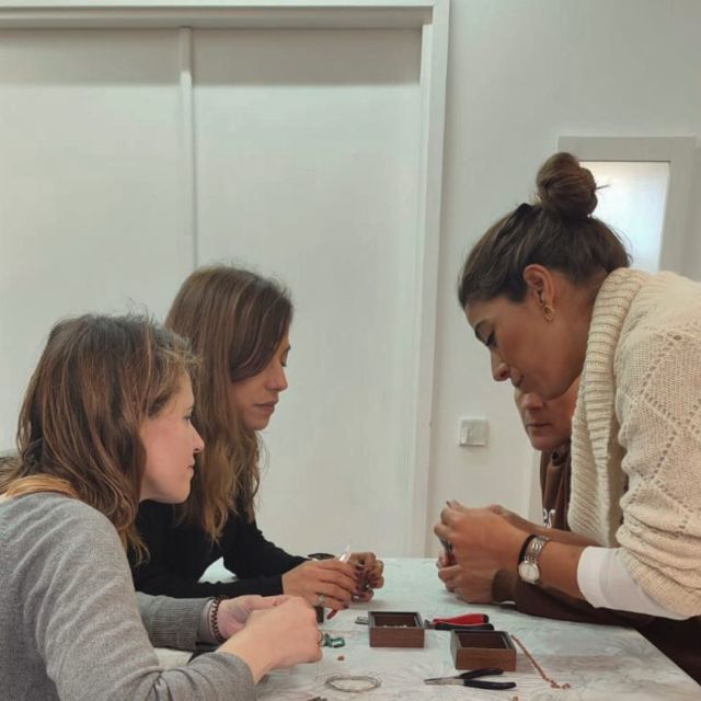 Porto Jewelry Workshop: create your necklace or bracelet - Your 2.5-Hour Plan: From Wire Basics to a Finished Piece