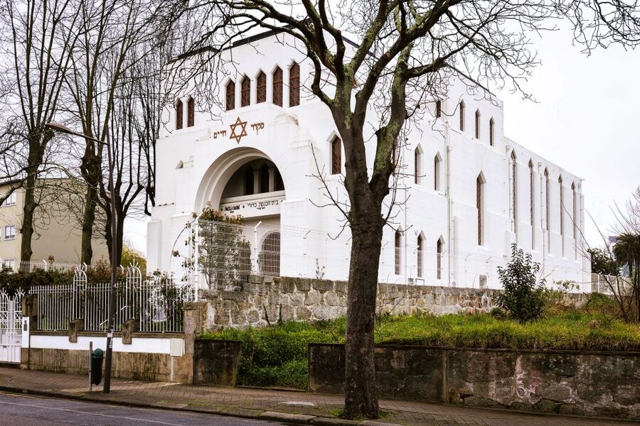 Porto: Jewish Heritage Private Tour by Tuk Tuk - São Lourenço Church: the synagogue site you will recognize
