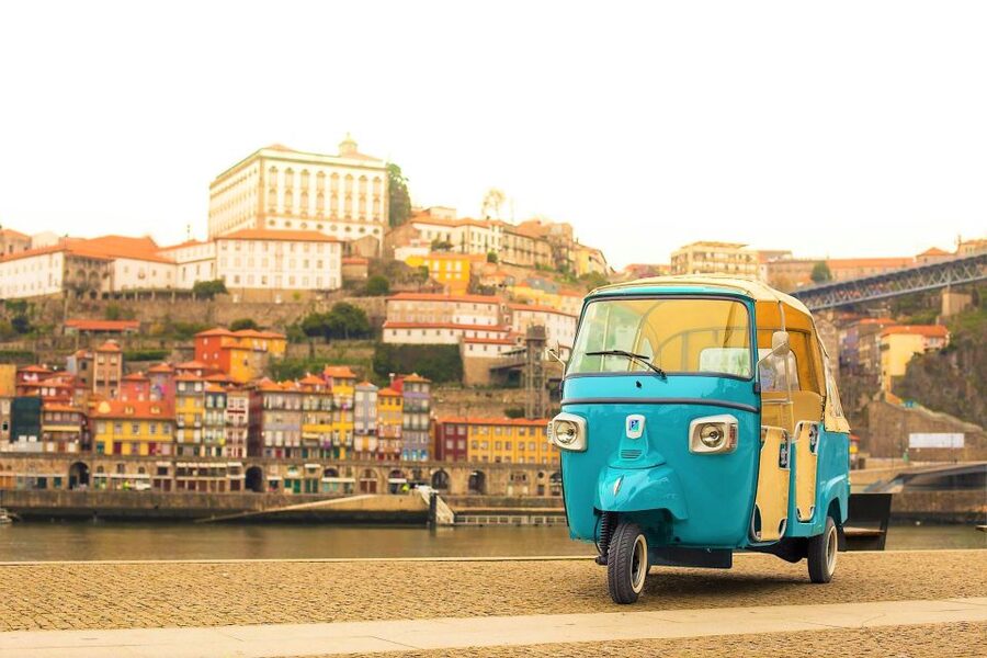 Porto: Jewish Heritage Private Tour by Tuk Tuk - Kadoorie Mekor Haim: what you see from the outside