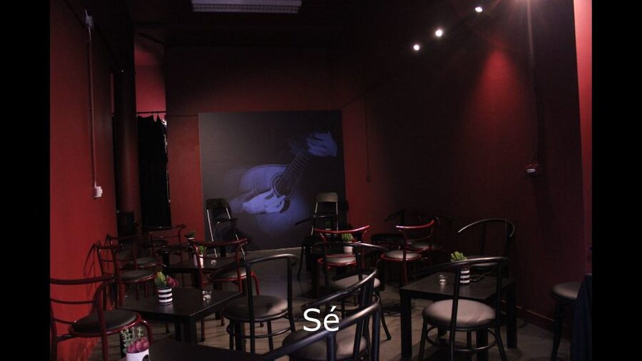 Porto: Live Fado Show with Glass of Port Wine - The one hour format, what happens before the first song