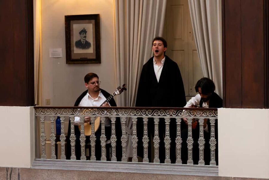 Porto: Live Fado Show with Port Wine Tasting - The fado show: guitars, voices, and the real feeling of saudade