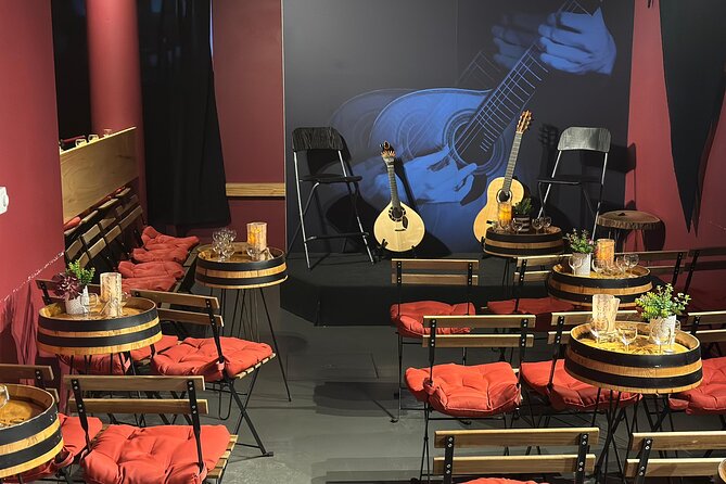 Porto: Live Fado with a Glass of Port Wine at Casa do Fado Sé - Itinerary reality check: one stop, about one hour