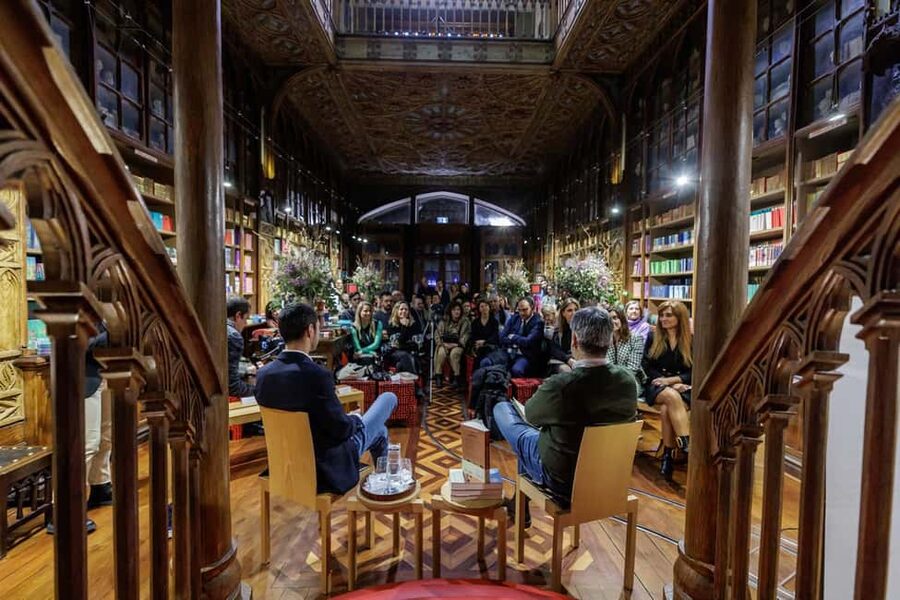 Porto: Livraria Lello Entry Ticket & Foundation Option - Browsing the Shelves: You Still Have Time to Find Your Kind of Book