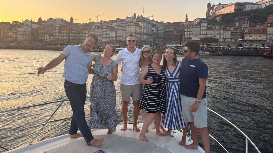 Porto: Luxury 6 Bridges Yacht Cruise with Wine & Snacks - The six bridges experience, bridge by bridge