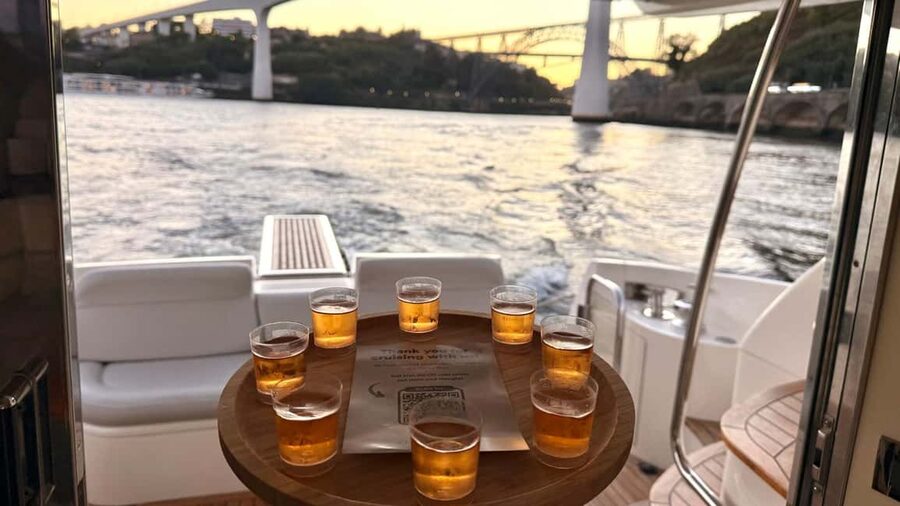 Porto: Luxury 6 Bridges Yacht Cruise with Wine & Snacks - Porto and Gaia highlights from the water