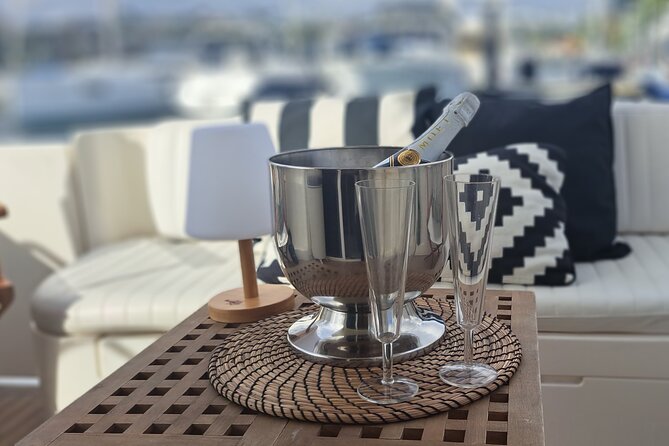 Porto: Luxury Yacht Cruise on the Douro River and Estuary Reserve - Price and value for a luxury 2-hour Douro ride