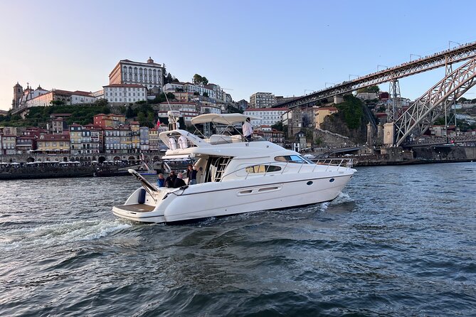 Porto: Luxury yacht cruise with wine and snack tasting - Where It Starts: Marina do Freixo and the Porto-to-Gaia Setup
