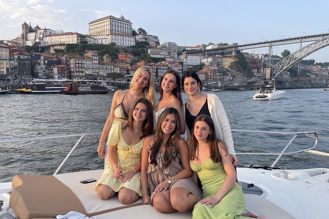 Porto: Luxury yacht cruise with wine and snack tasting - Wine and Snack Tasting: What You Get and Why It Works