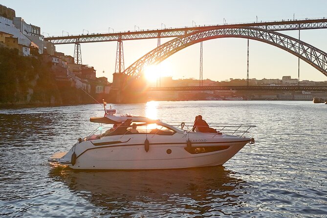 Porto: Luxury Yacht Cruise with Wine Tasting & Snacks - Crew energy and host style: why people remember the names