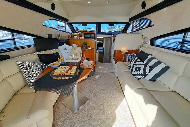 Porto: Luxury Yacht Tour on the Douro River - Sunset or Daytime - Porto and Gaia riverside pass-bys, including Alfândega do Porto