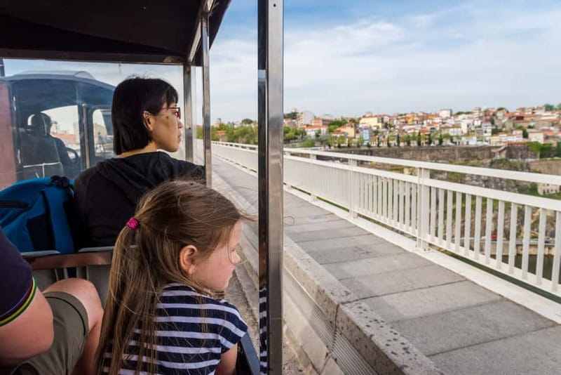 Porto: Magic Train Tour and Port Wine Cellar with Tastings - Sé Catedral to the city loop: how the train tour works in real life