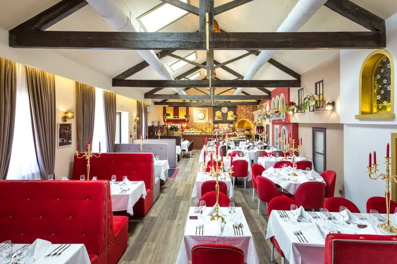 Porto: Magic Train Tour and Port Wine Cellar with Tastings - Monument loop details: the Porto highlights you actually get to remember