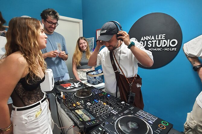 Porto: MasterClass of DJing - For Beginners and Beyond: Who This Workshop Fits Best