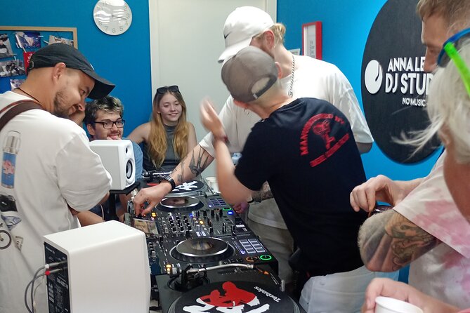 Porto: MasterClass of DJing - What the Reviews Suggest About the Atmosphere