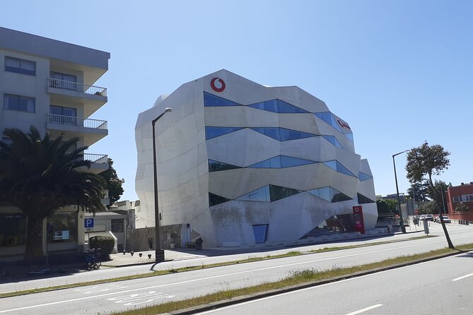 Porto Modern and Contemporary Architecture Private Tour - Edifício Burgo: Souto de Moura’s tower and the facade trick