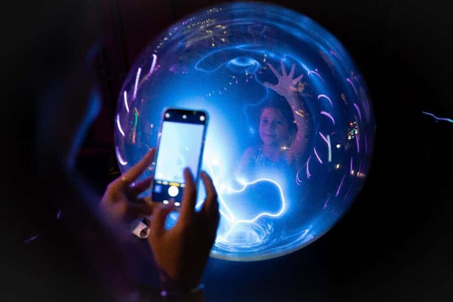 Porto: Neonia Immersive Museum Entry Ticket - Lasers, plasma balls, and science play without the lecture